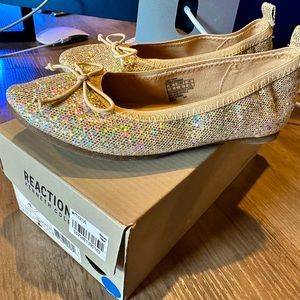 Kenneth Cole Size 12 Girls Good Sparkle Flats
